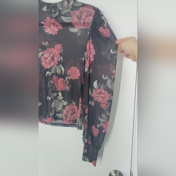 Red rose floral net blouse - Picture 2 of 2